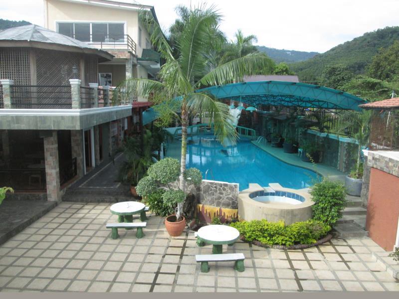 Villa Khristalene Batangas Esterno foto